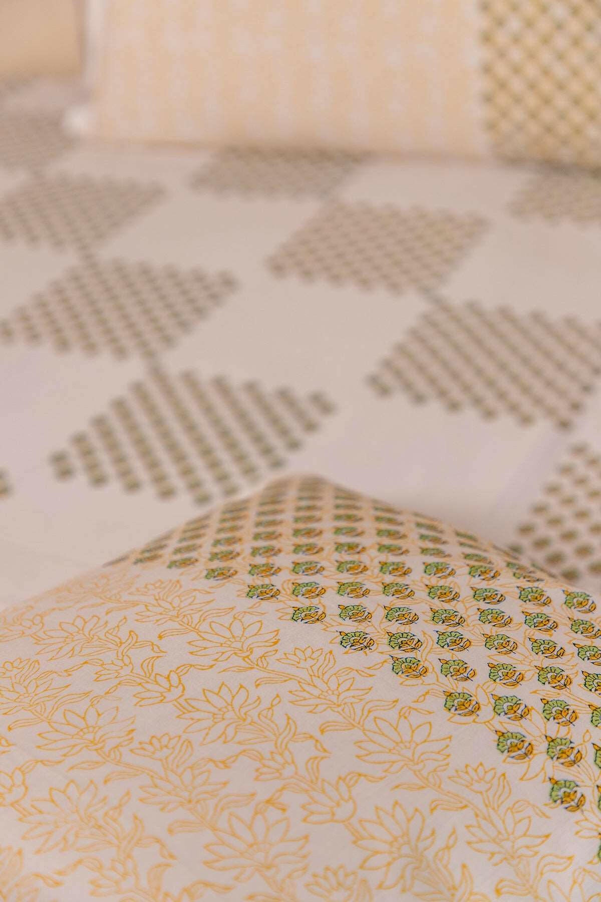 Golden Lime Magnolia Bedsheet