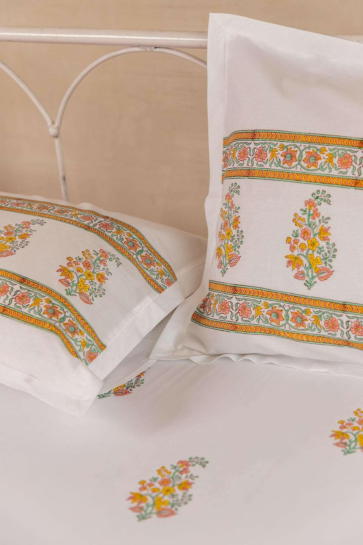 Iced Mango Summer Bouquet Bedsheet