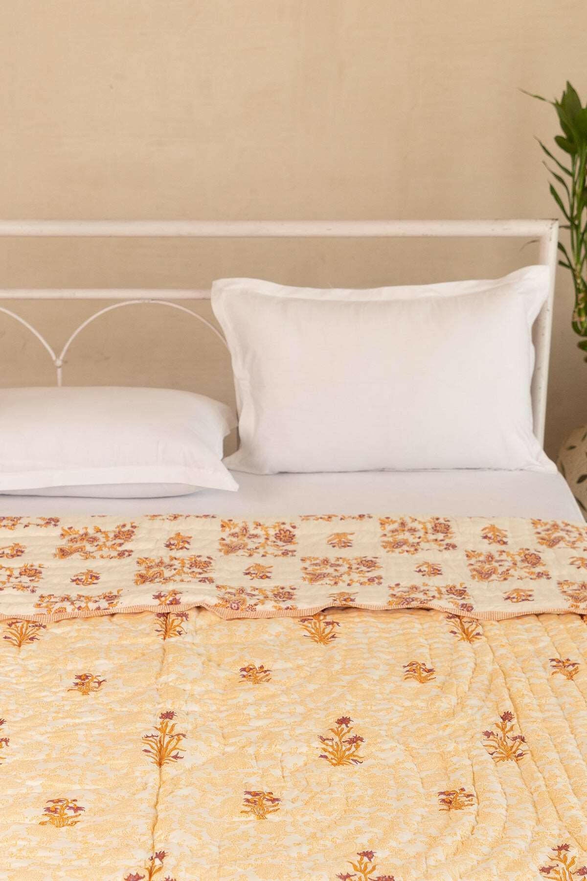 Honey & Ruby Lily Quilt