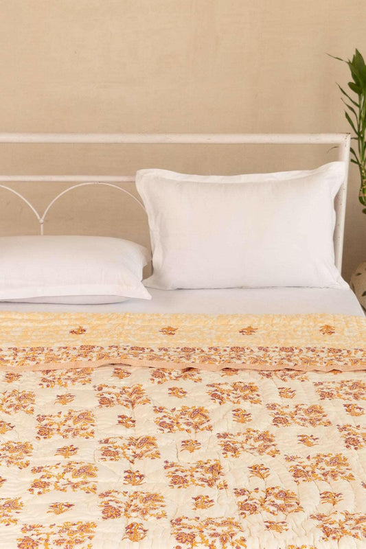 Honey & Ruby Lily Quilt