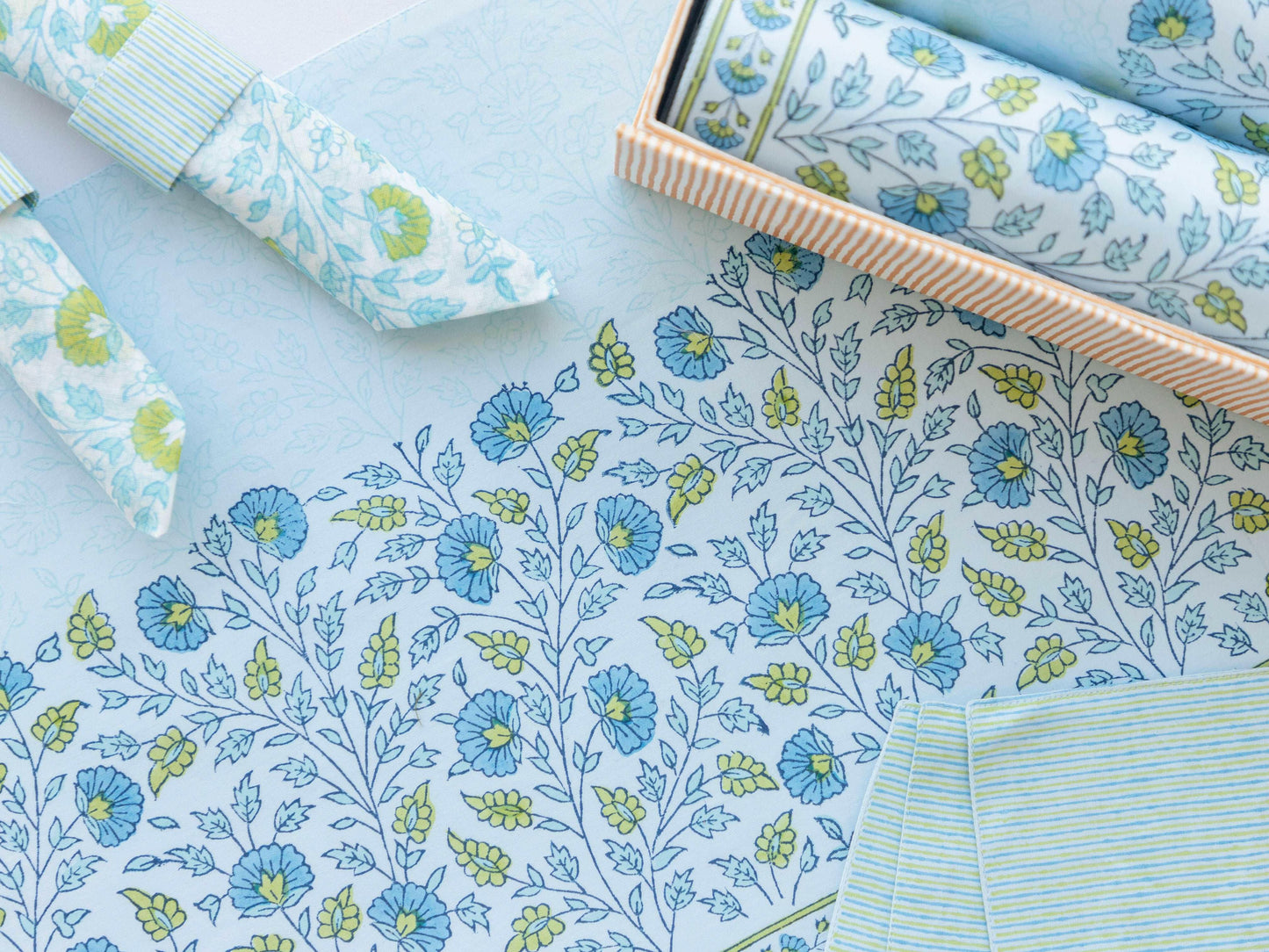 Blue Ocean Breeze Table Set