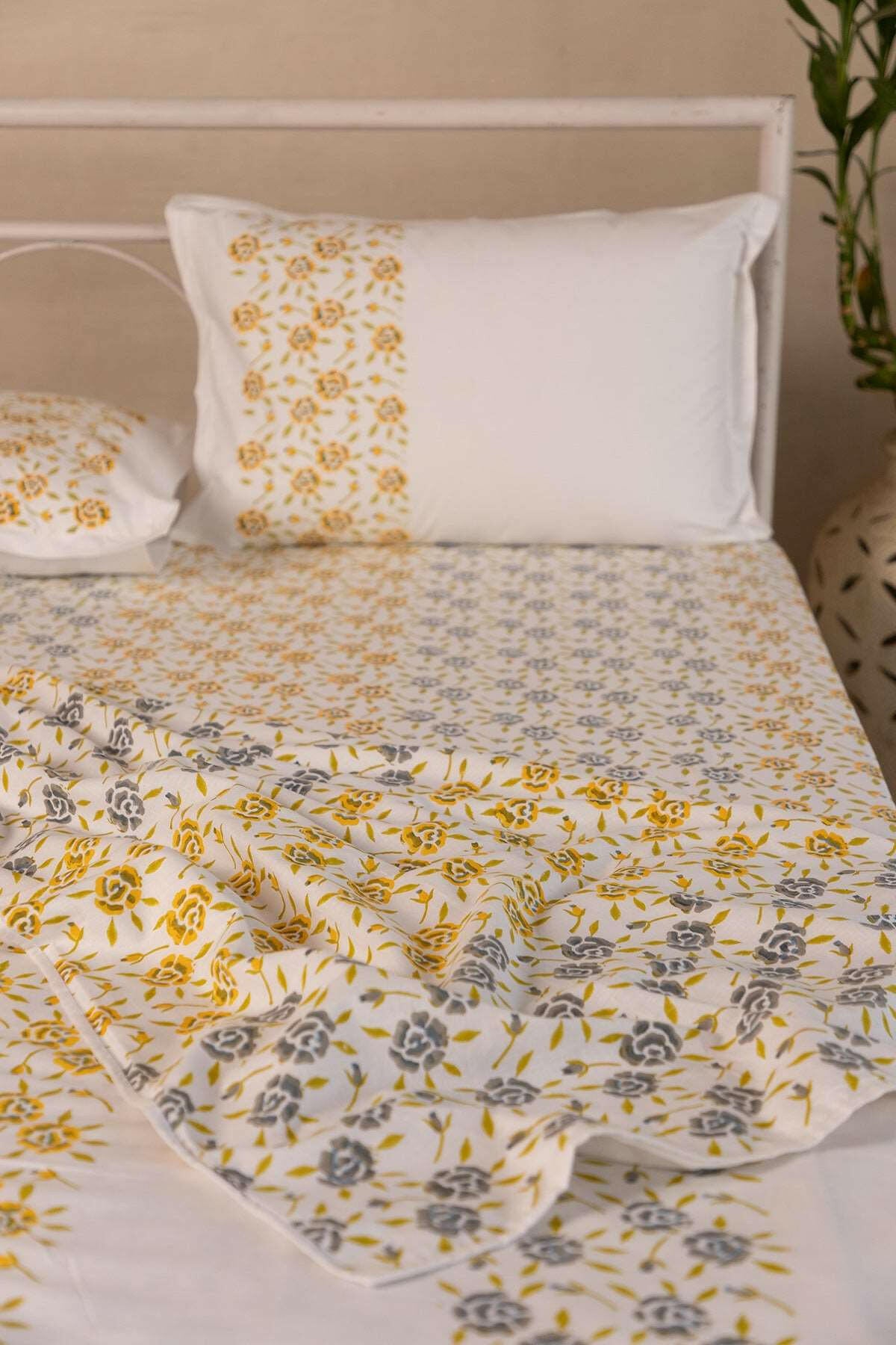Iron & Bumblebee Rose Cotton Dohar