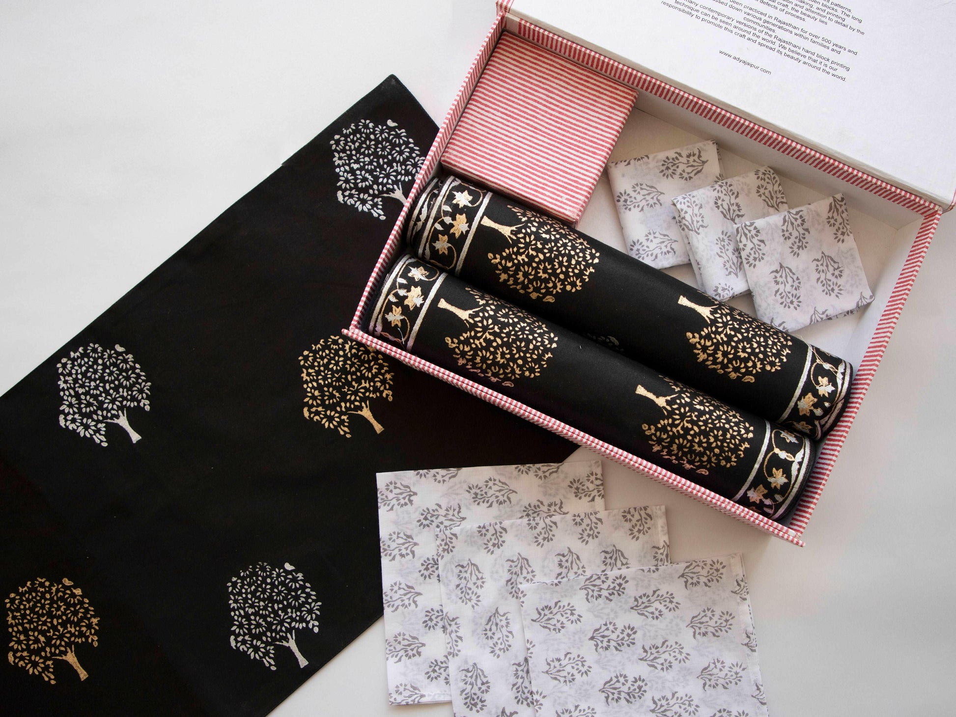 Black Knight Glitter Table Set