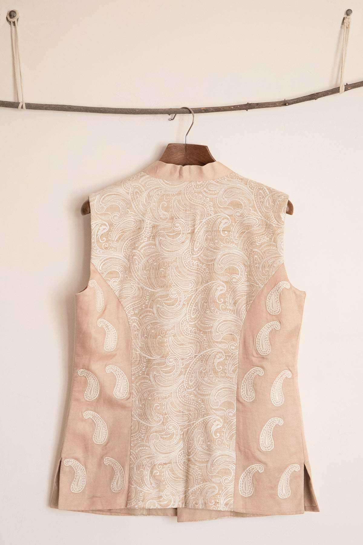 Beige & White Men's Bundi