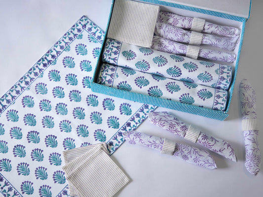 Buds & Blooms Table Set