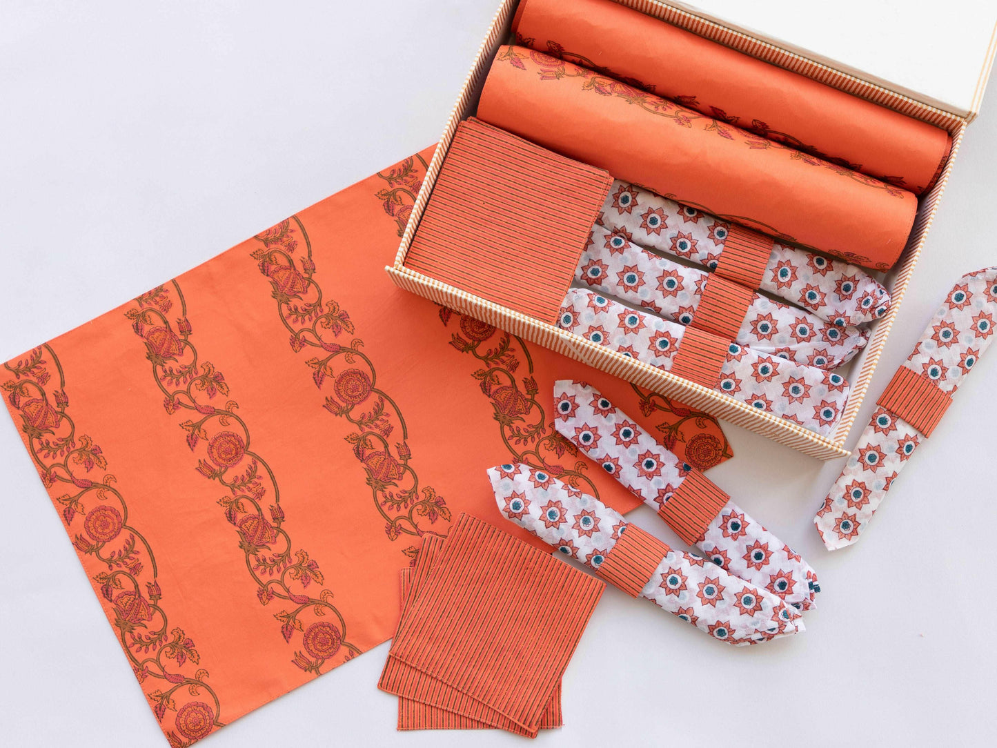 Autumn Maple Table Set