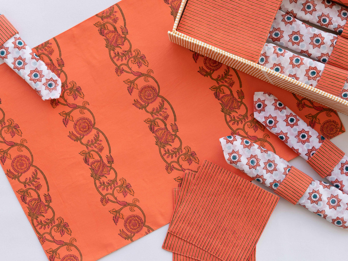 Autumn Maple Table Set