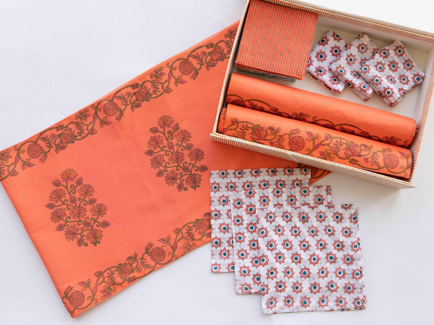 Autumn Maple Table Set