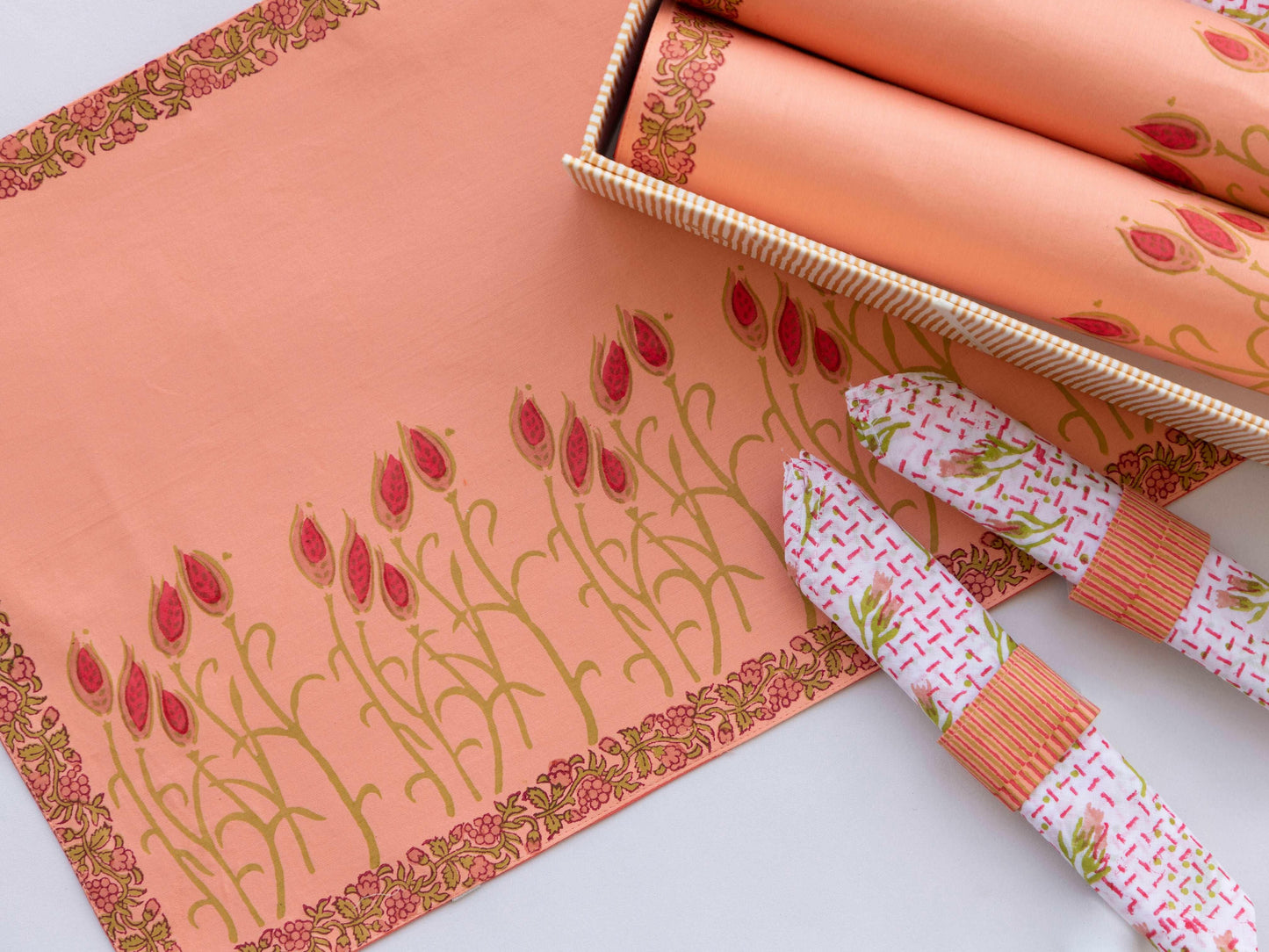 Blooming Paradise Table Set
