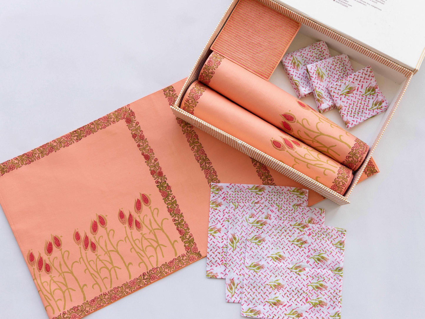 Blooming Paradise Table Set