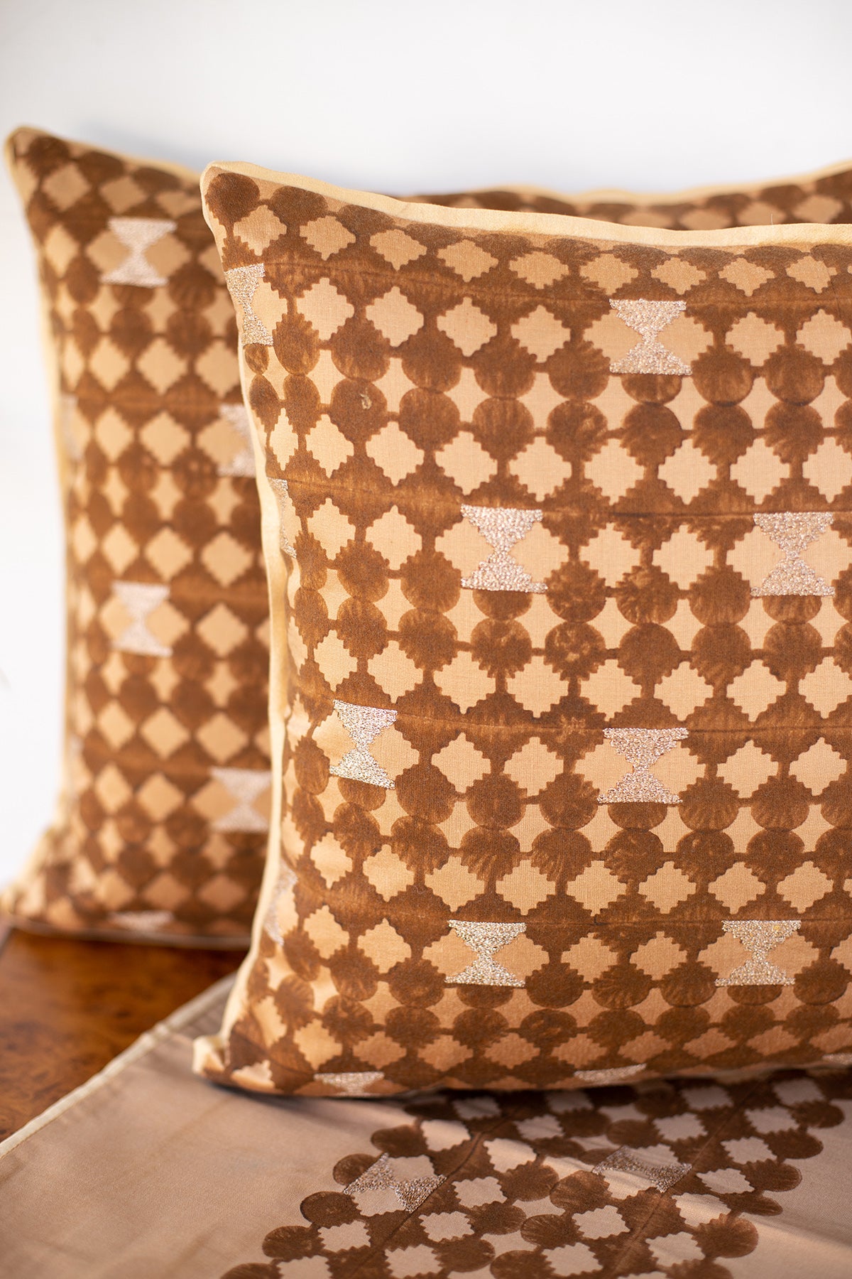 Geometric Treasure Cushion & Runner Set