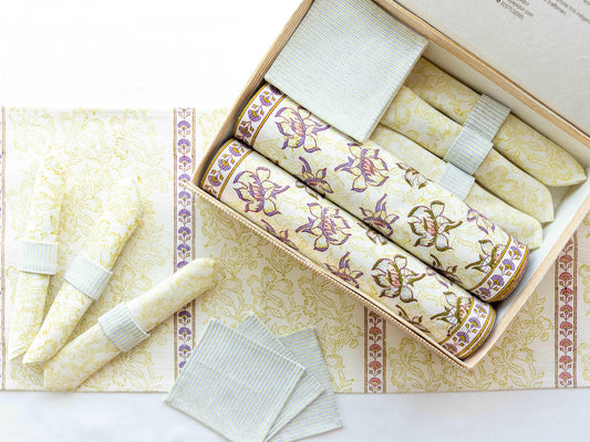 Floral Lily Table Set