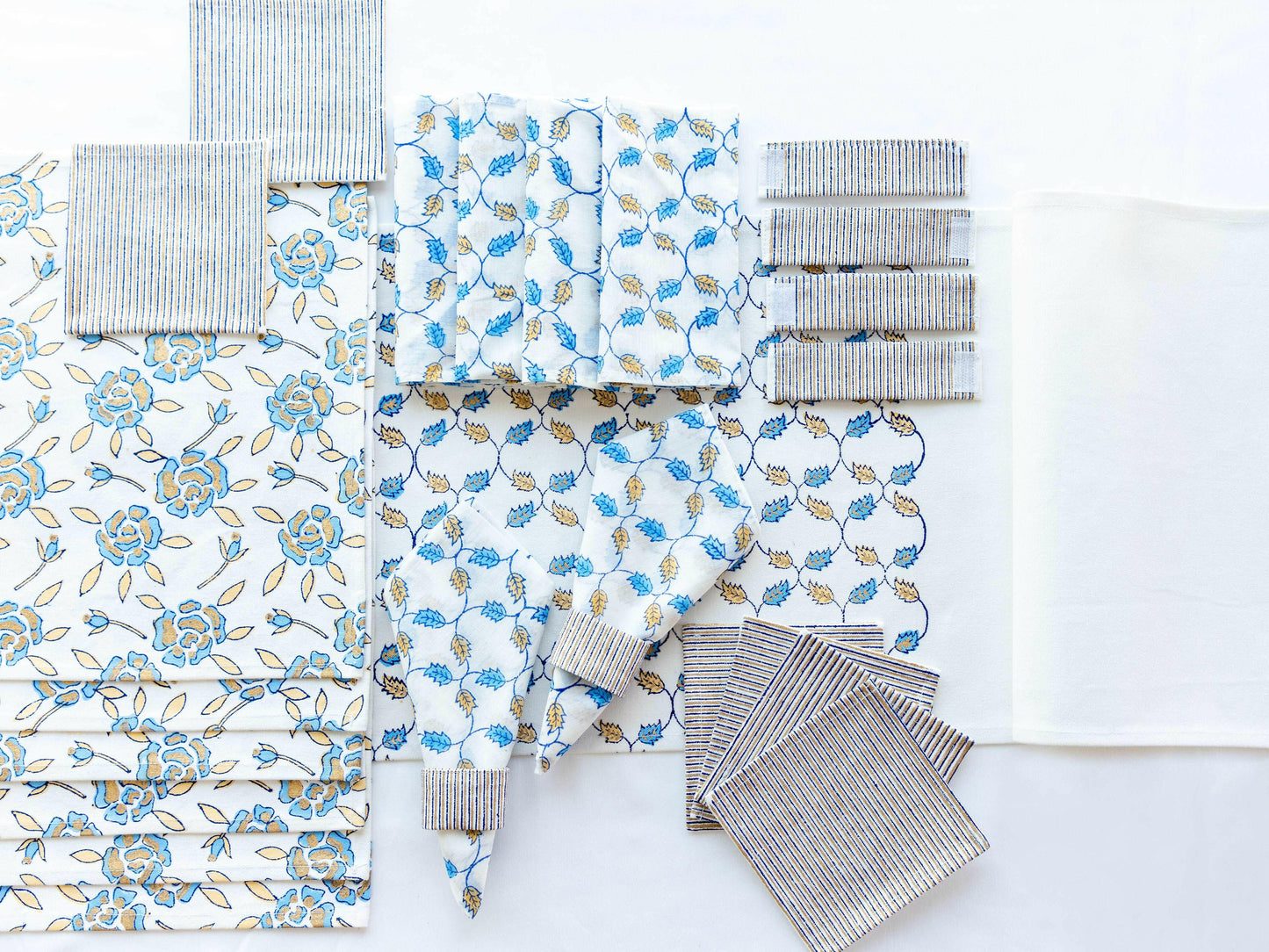 Blue Roses Table Set