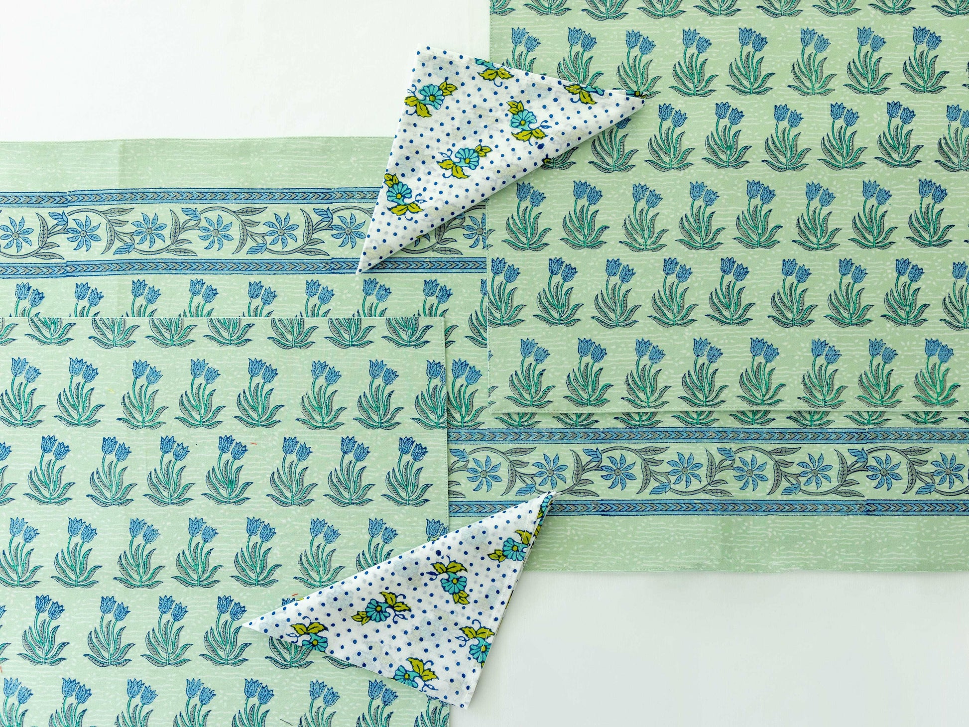 Green Garden Table Set