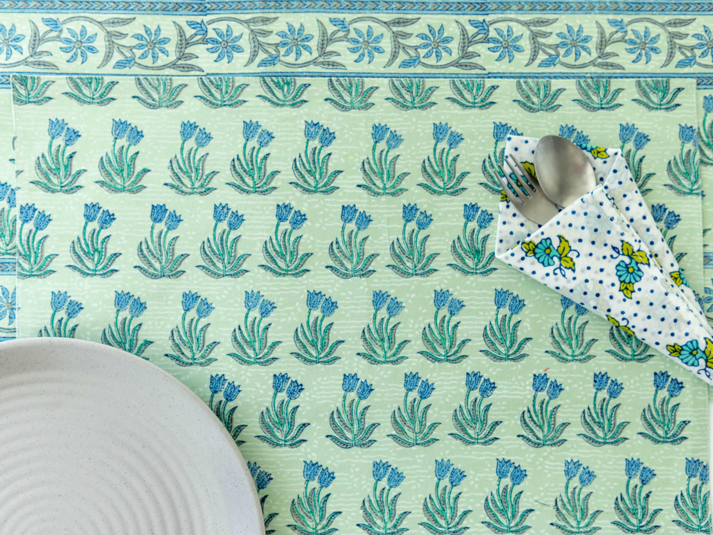Green Garden Table Set