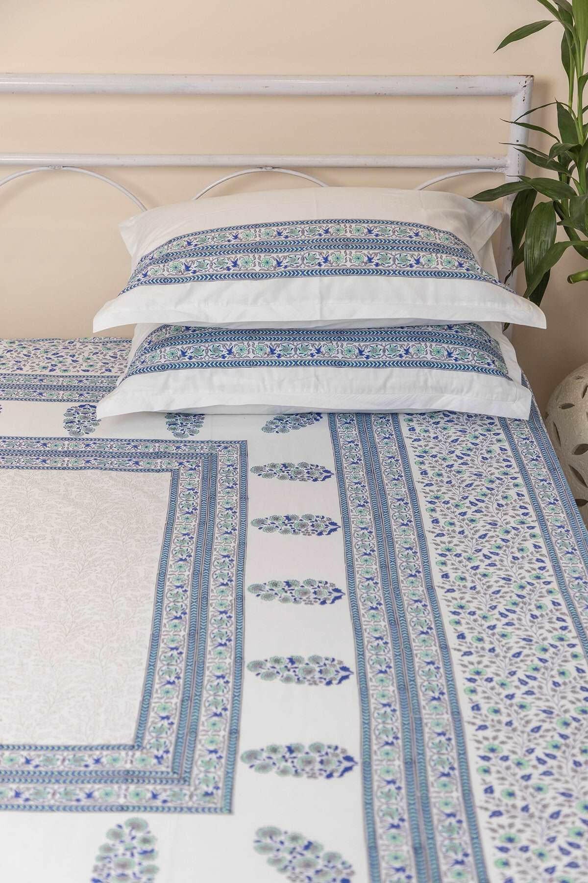 Carolina Blue Jasmine Bedsheet