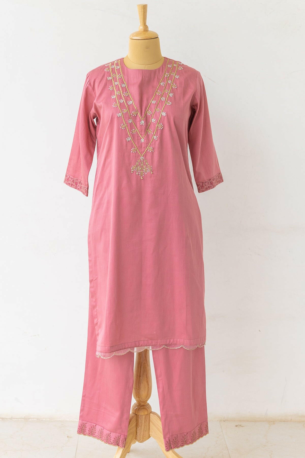 Onion Pink Necklace Kurta Set