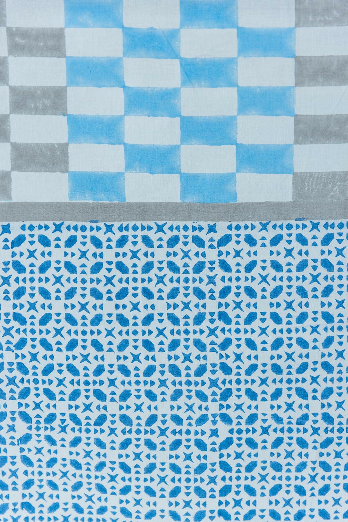 Linear Blue Table Cover