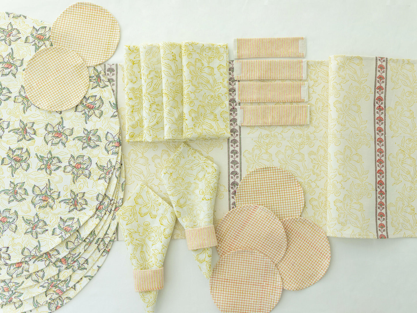 The Round Lily Wing Table Set