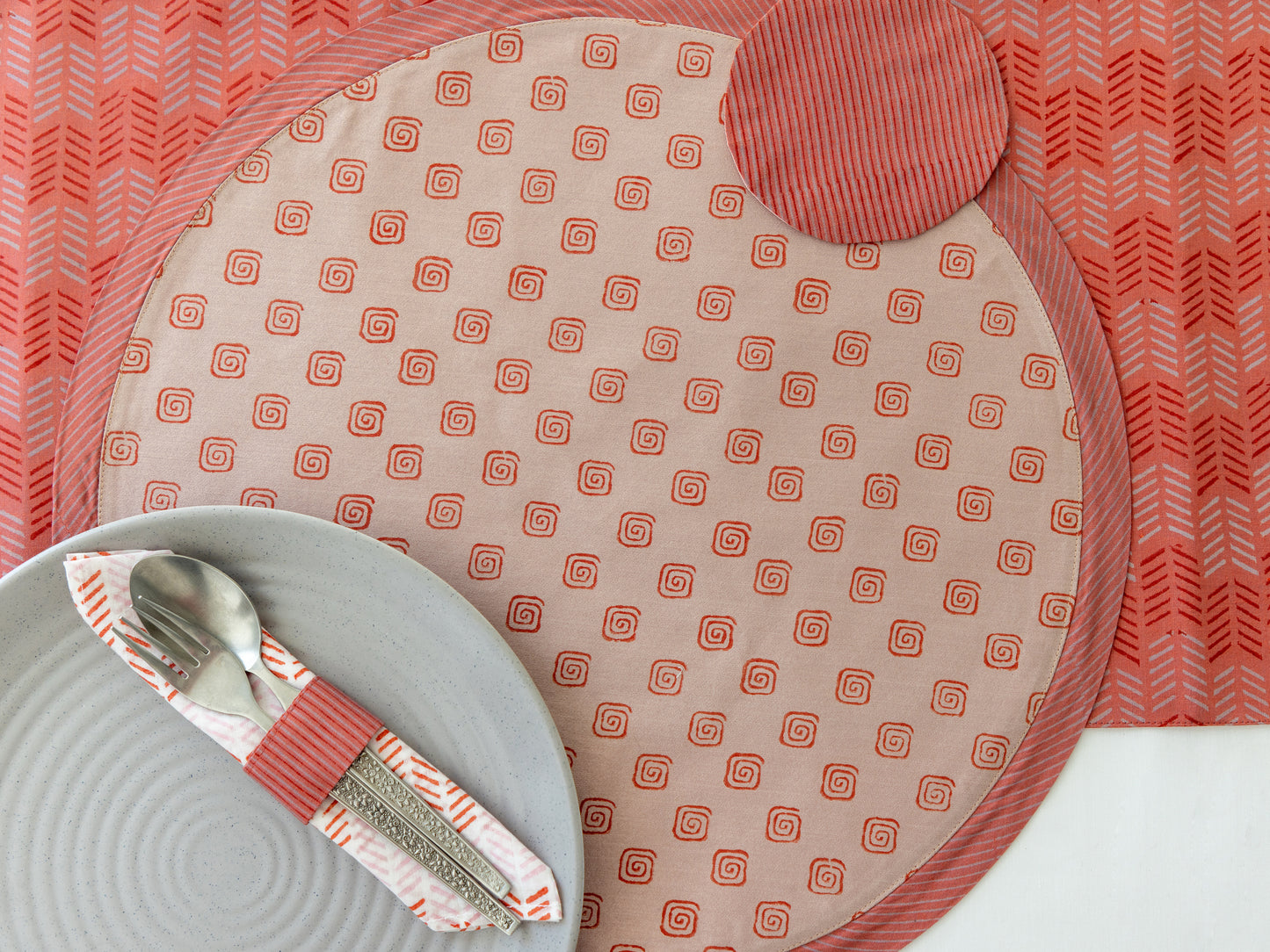 Round Peach Table Set