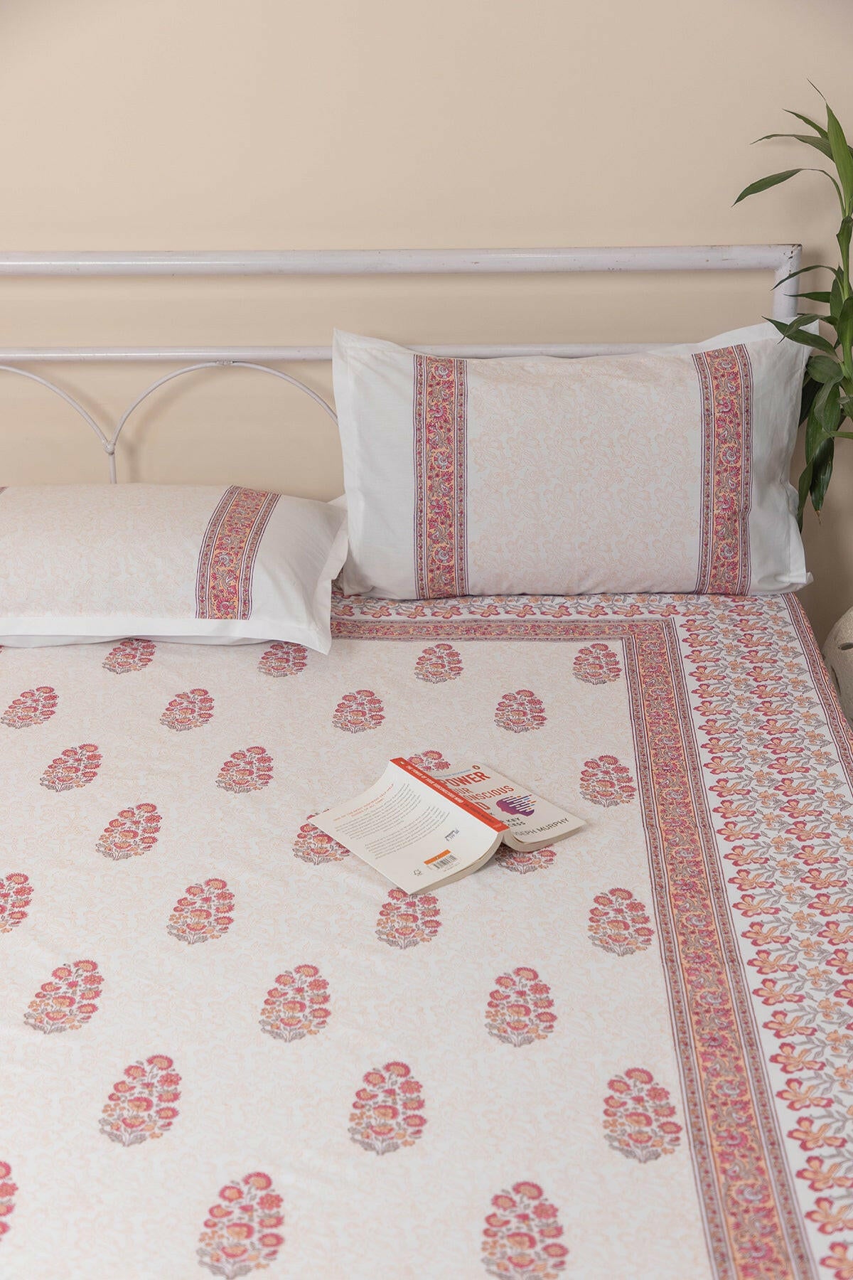 Pink Floral Petunia Bedsheet
