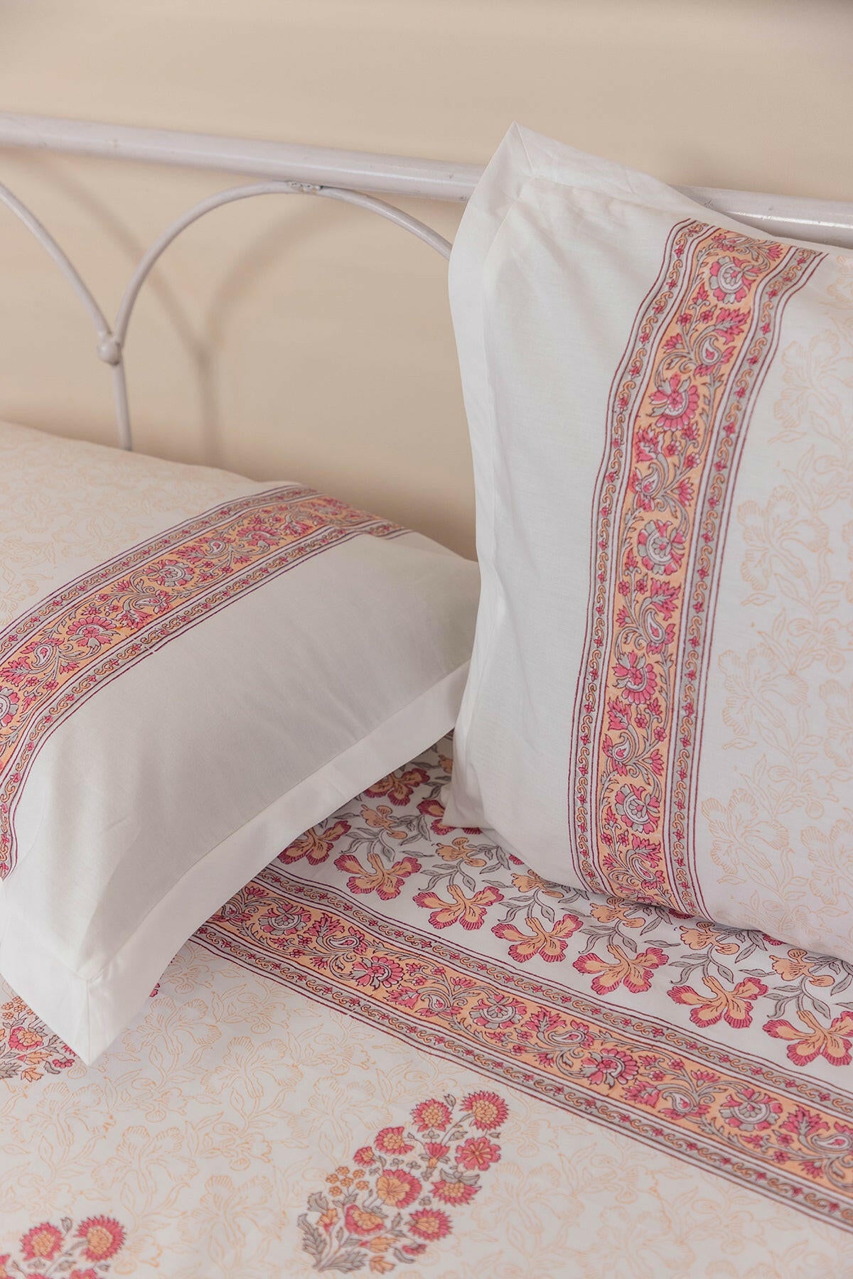 Pink Floral Petunia Bedsheet