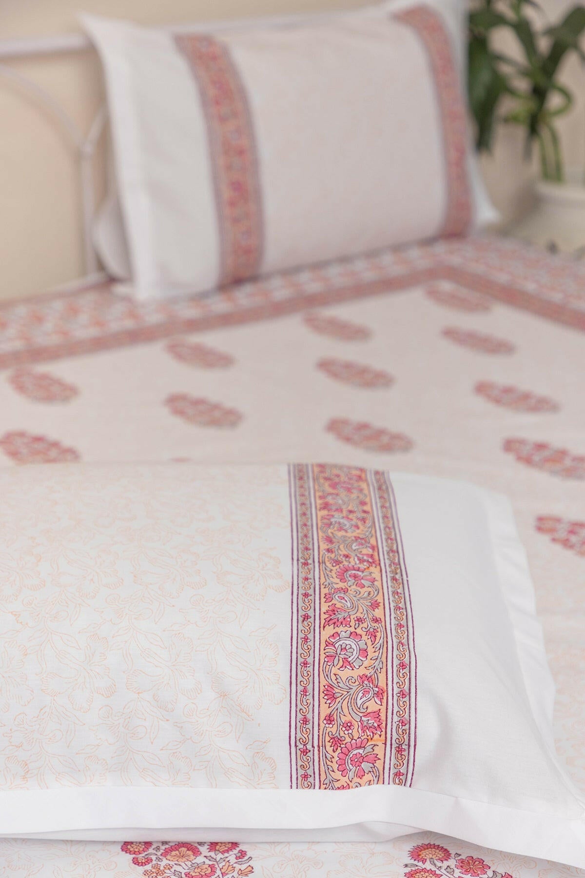 Pink Floral Petunia Bedsheet