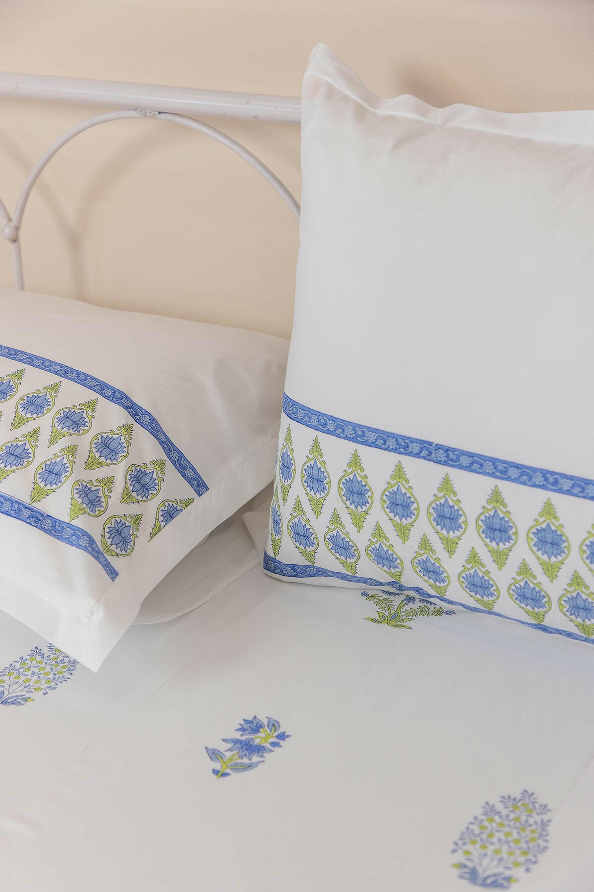 Summer Song Bedsheet