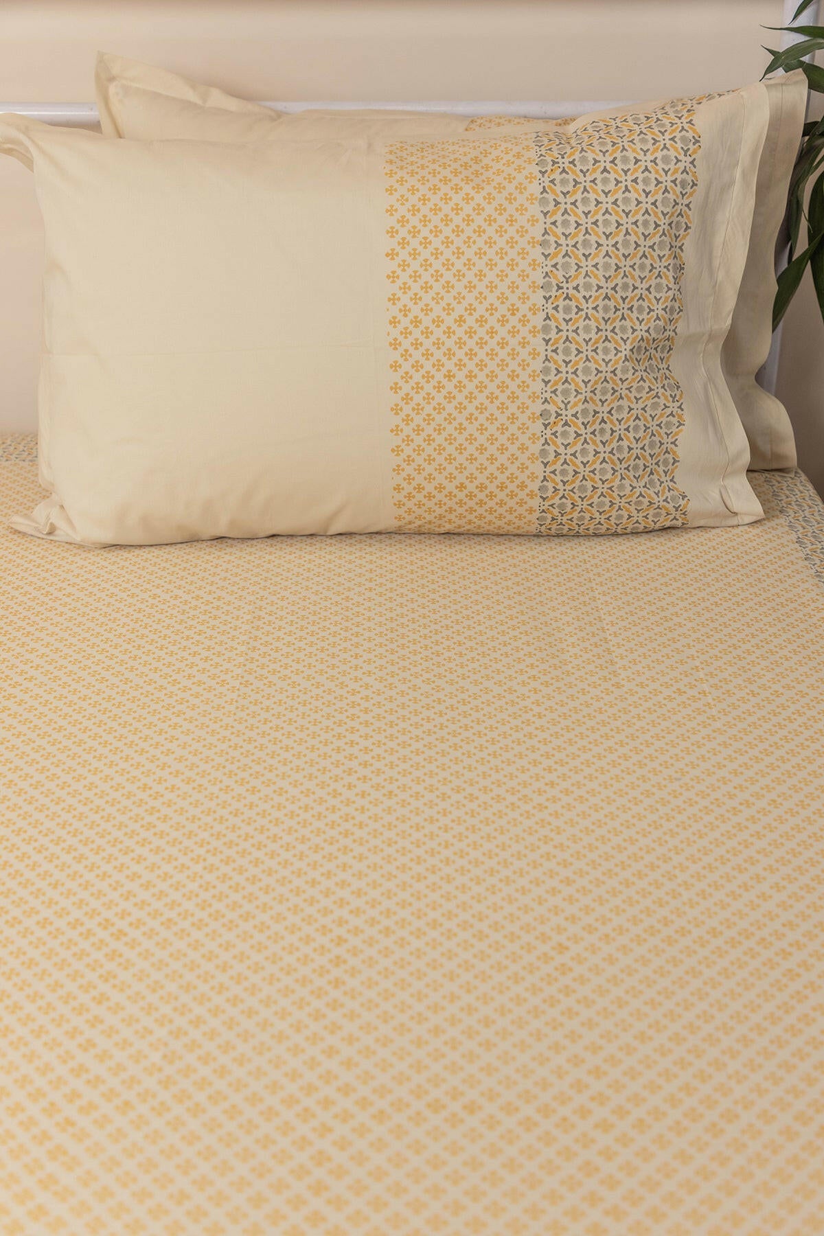 Rust & Iron Star Cotton Bedcover