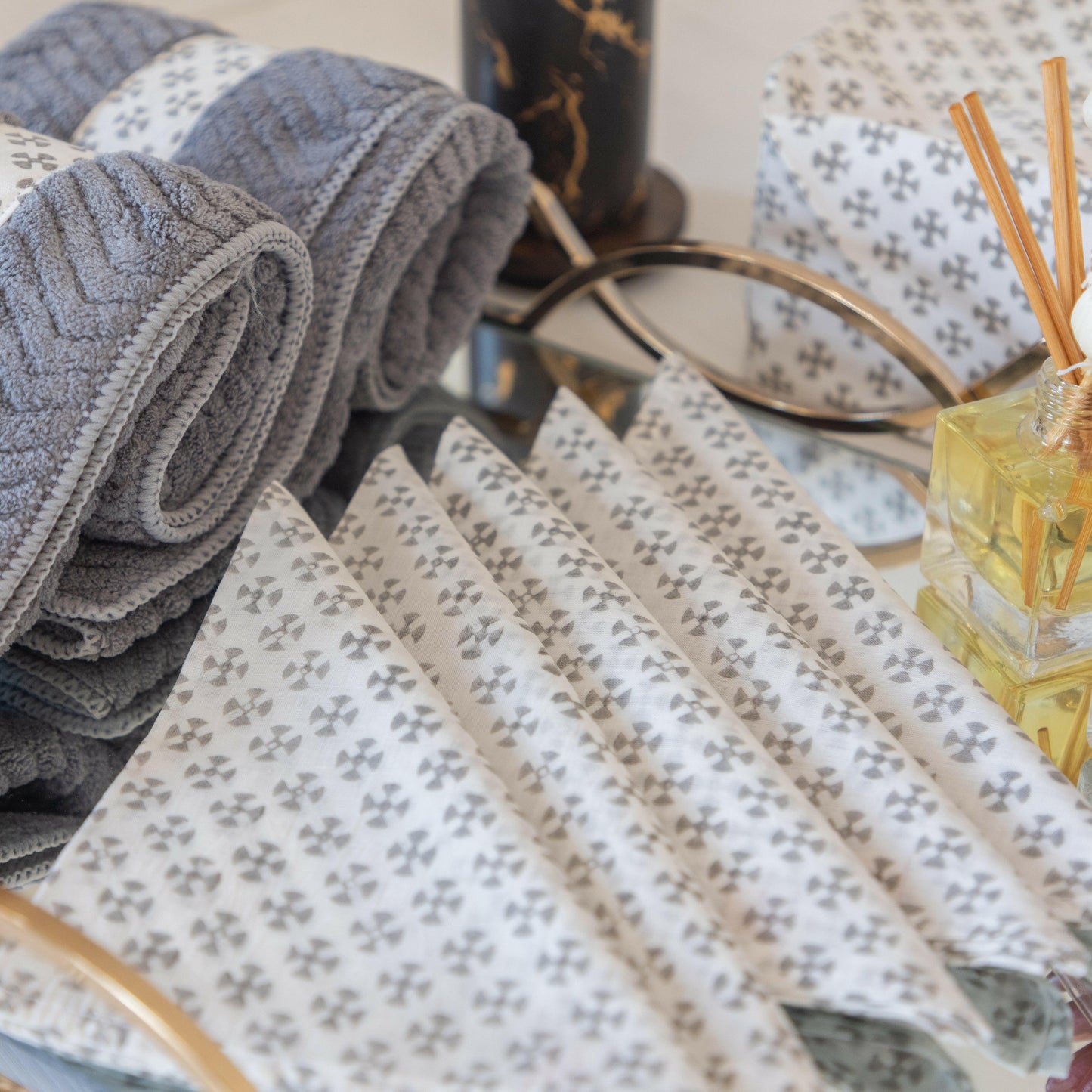 Self Towel Set