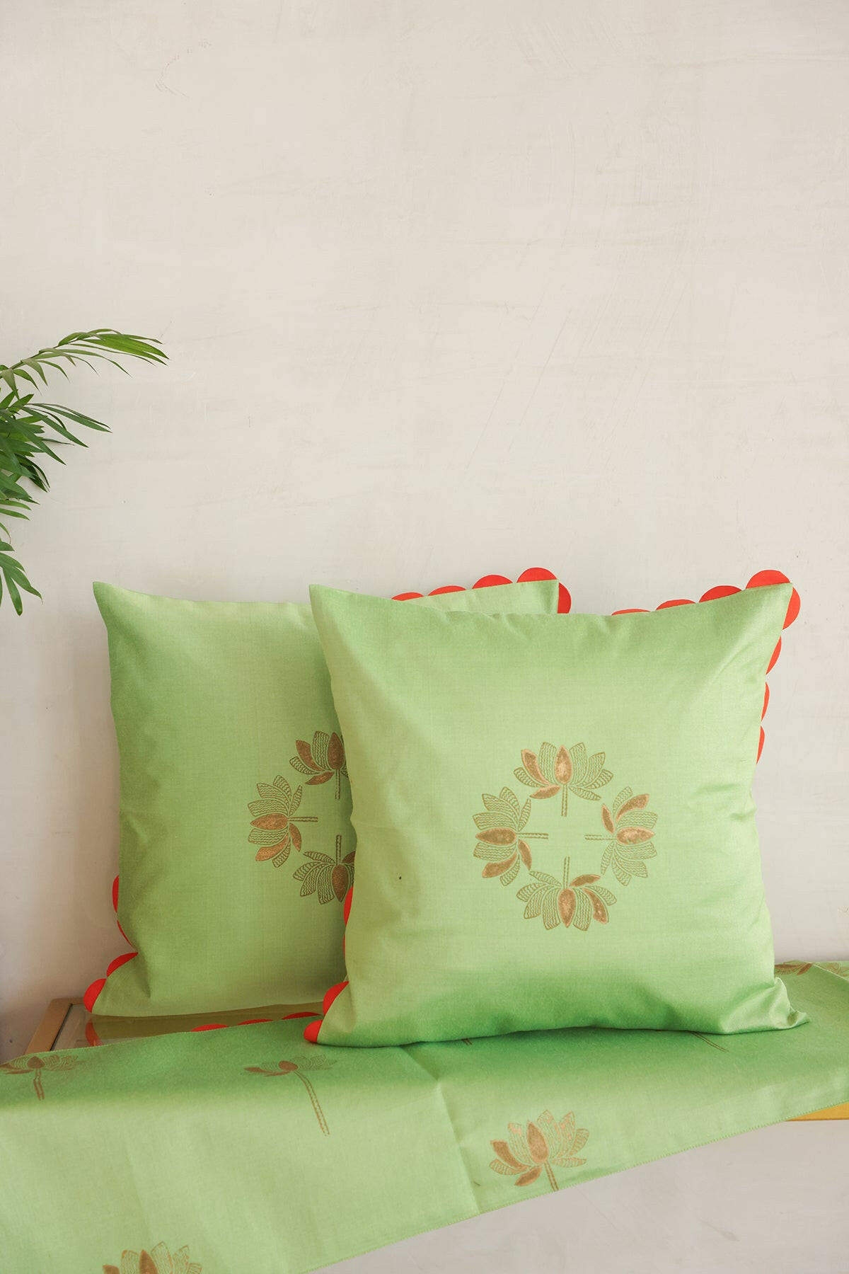 Kohlrabi Cushion & Runner Set