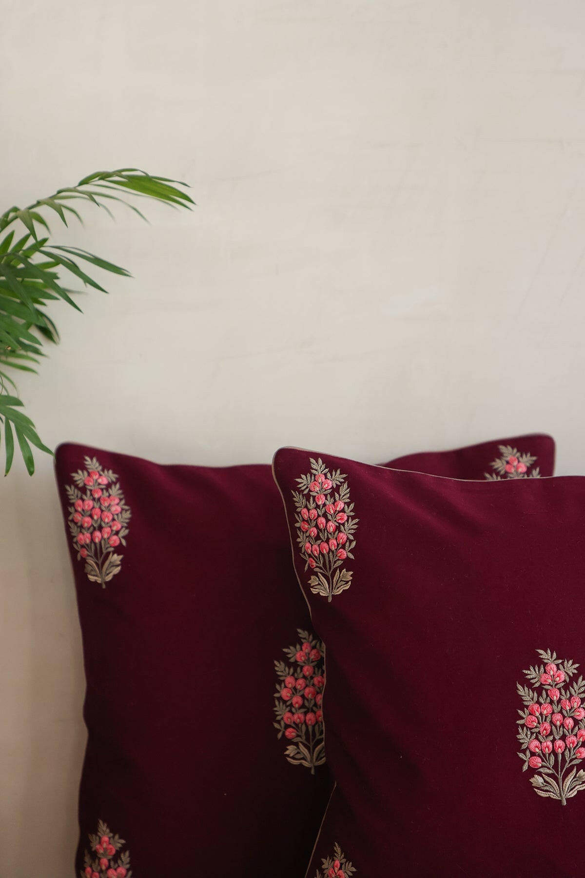 Red Dahilia Cushion & Runner Set