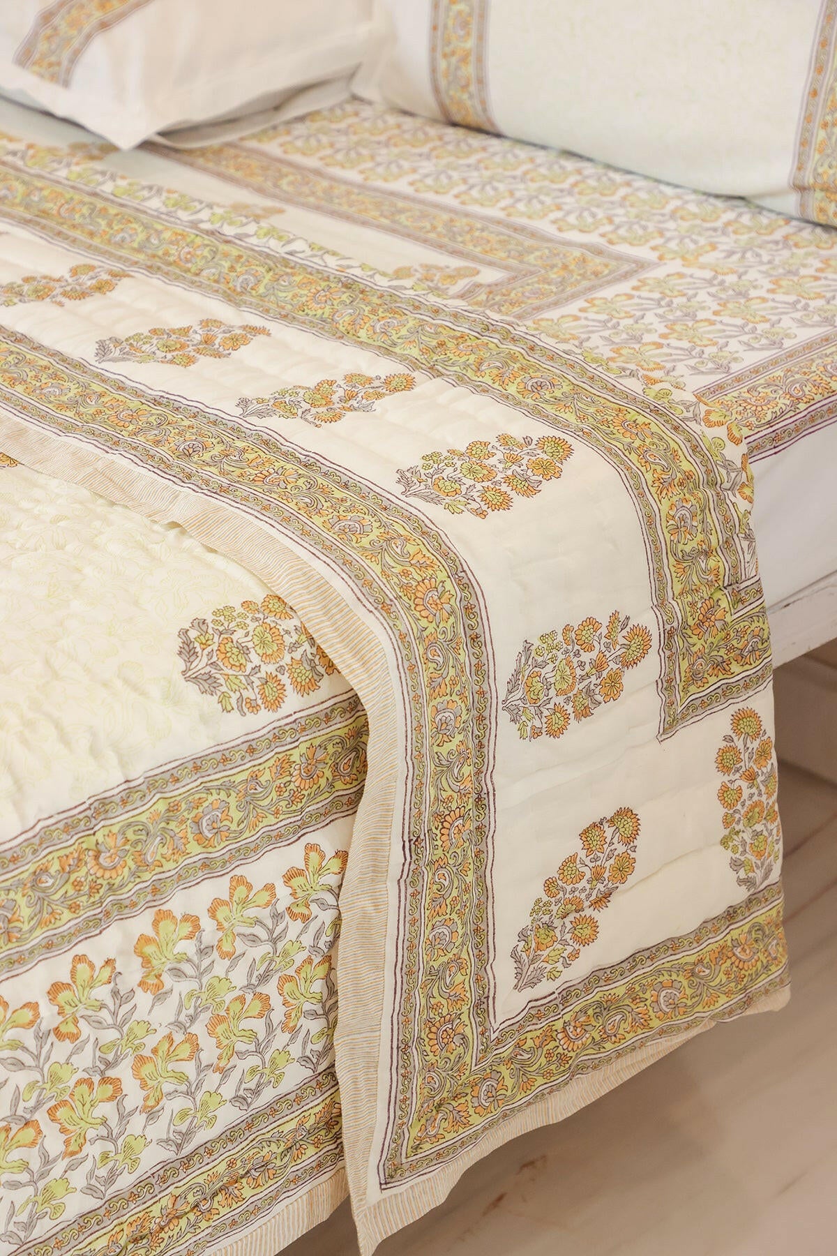 Kohirabi Green & Grey Cotton Quilt