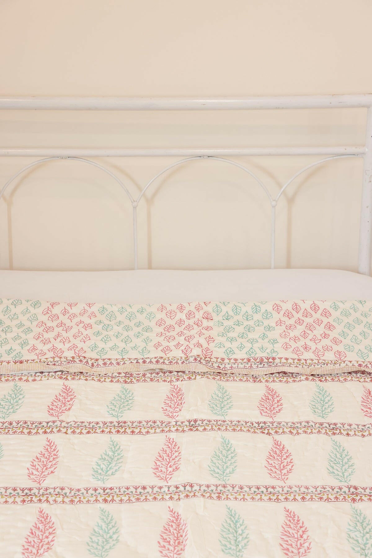 The Scarlet Leaf Cotton Quilt