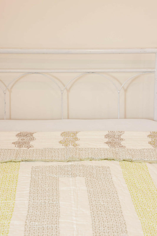 Paradise Green Hexagon Cotton Quilt