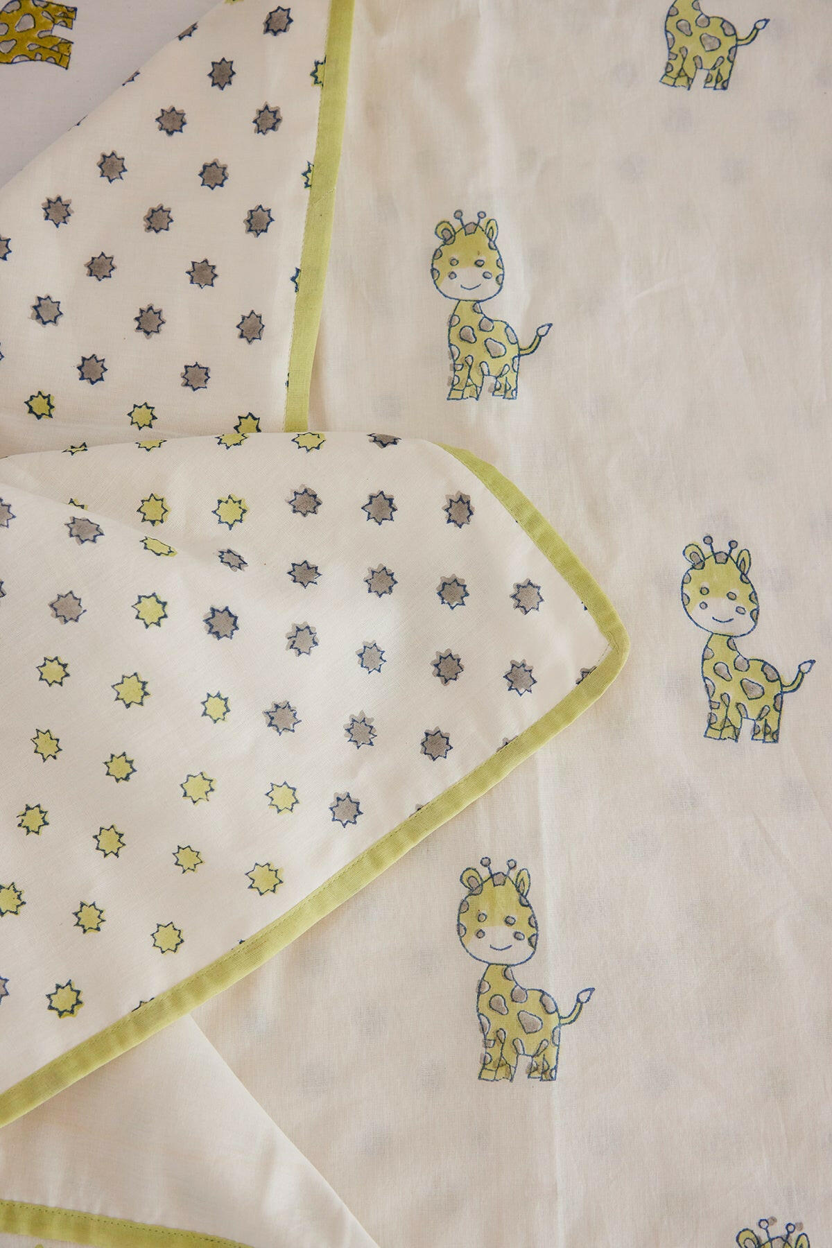 Giraffe Grove Cot Set
