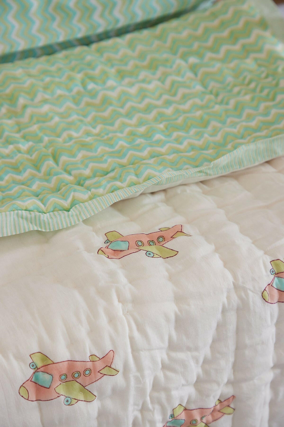 Baby Boeing Cot Set