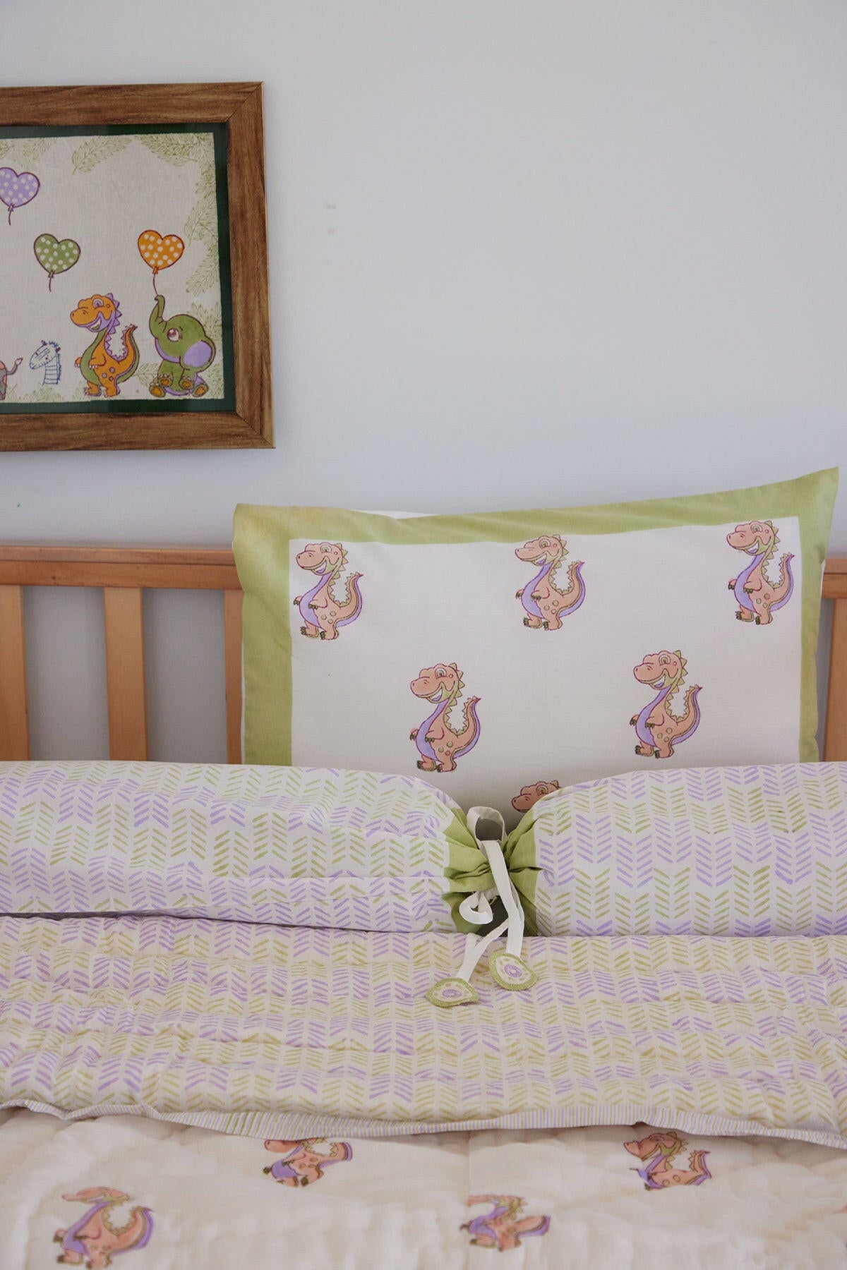 Jurassic Wonder Cot Set
