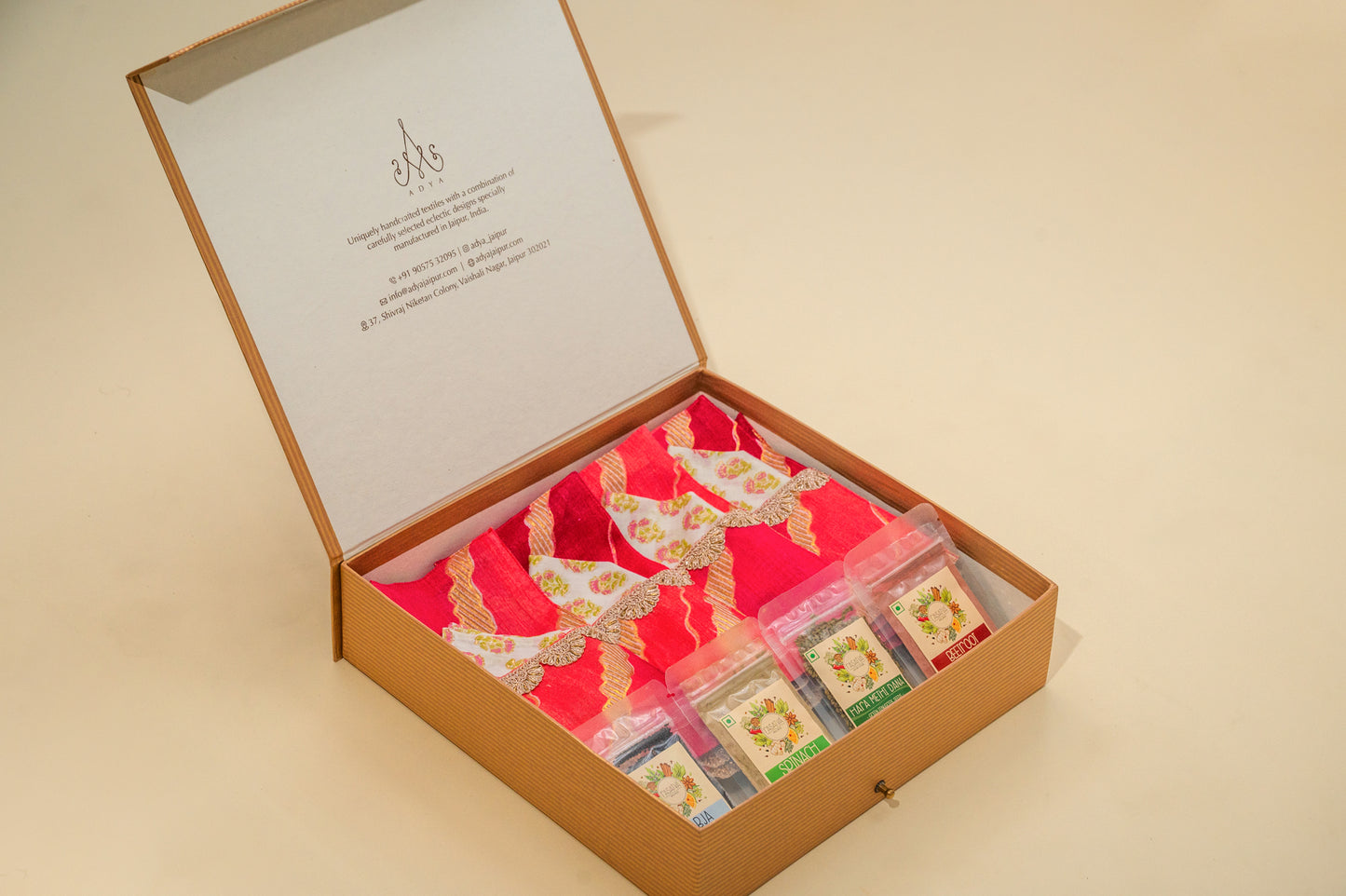 Pink Leheriya Festive Table Mat Set