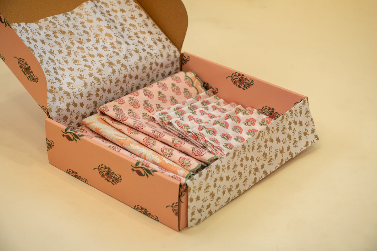 Peach Scalloped Reversible Festive Table Mat Set