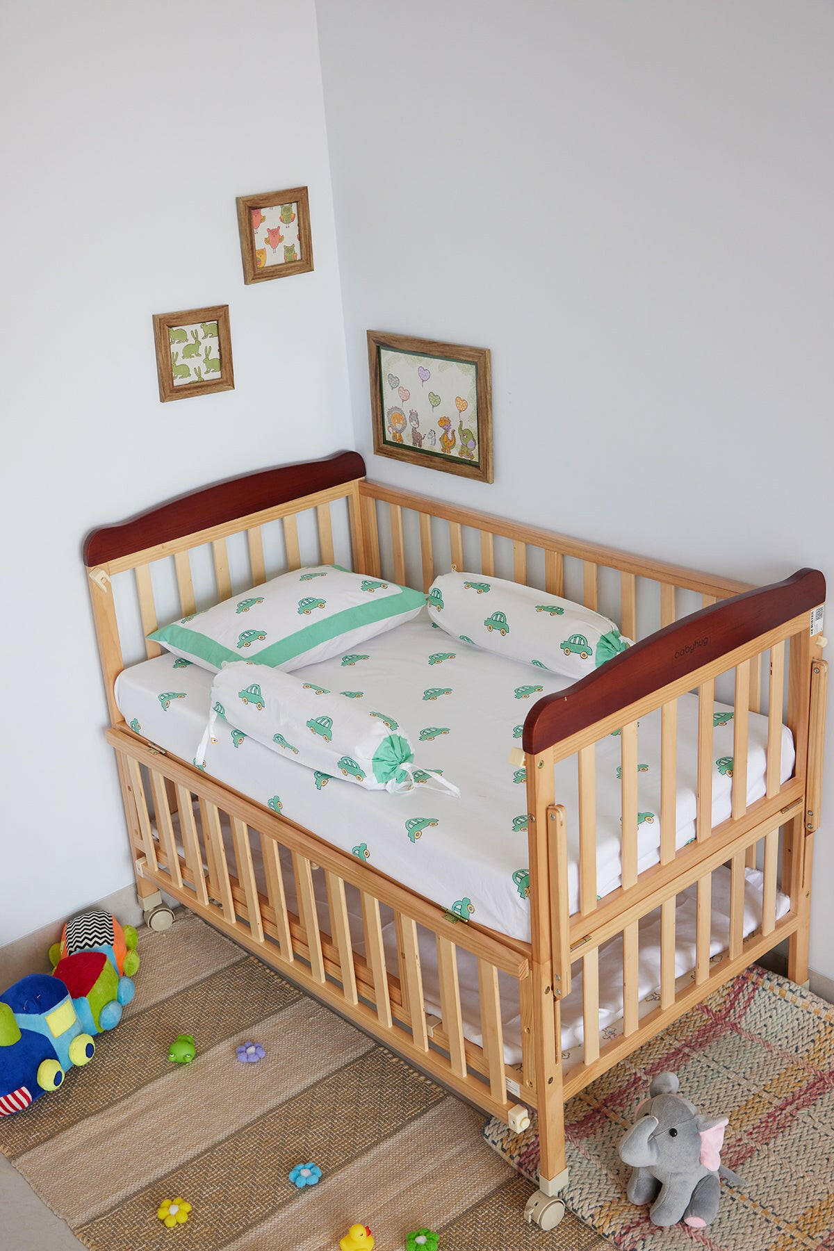 Holiday Green Car Cot Set