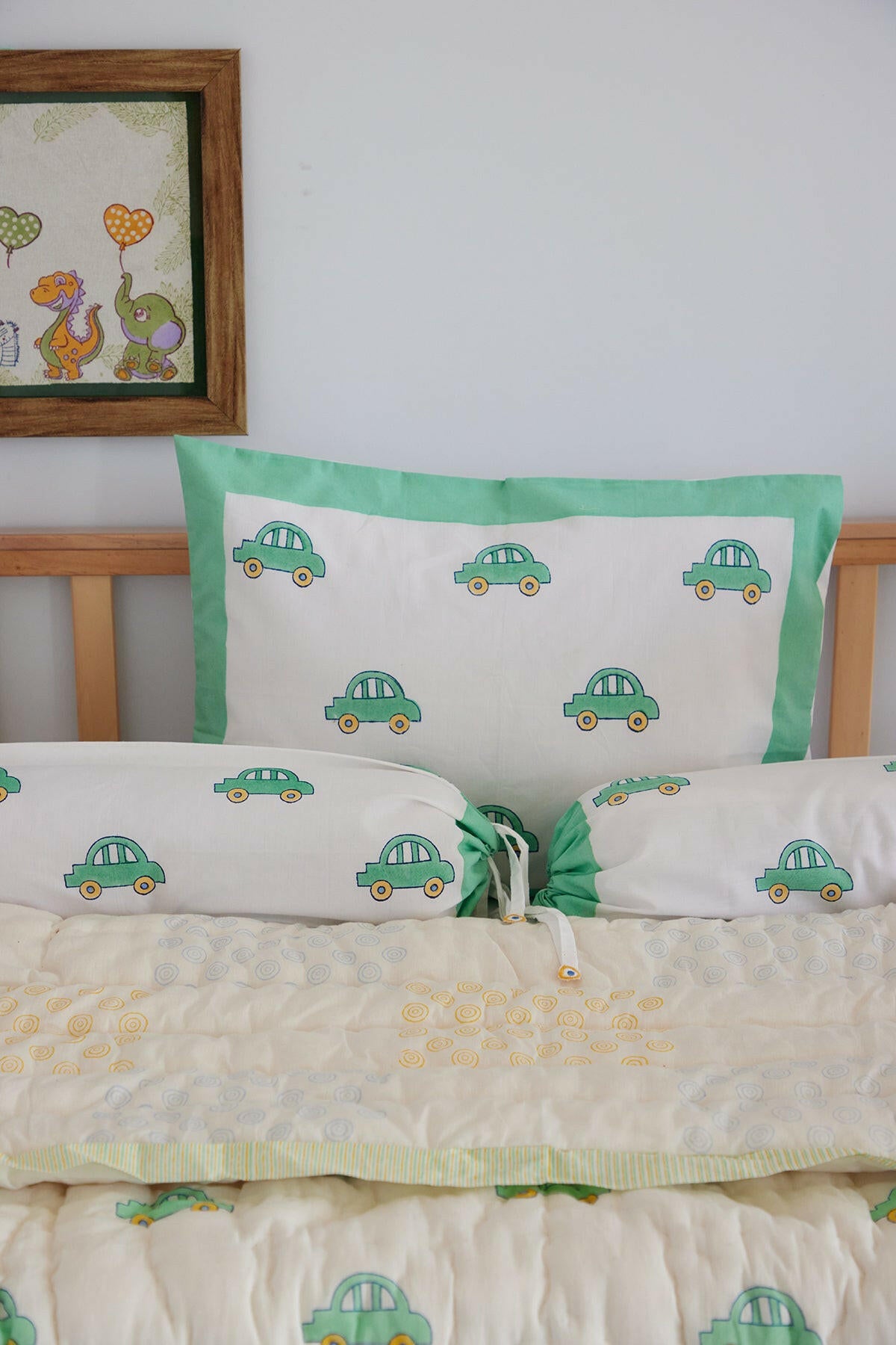Holiday Green Car Cot Set