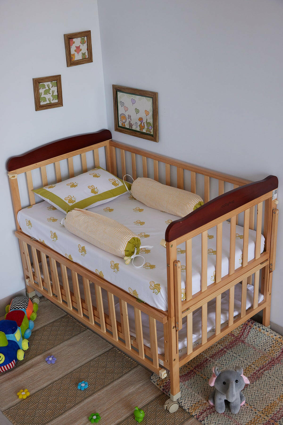 The Queen Bee Cot Set