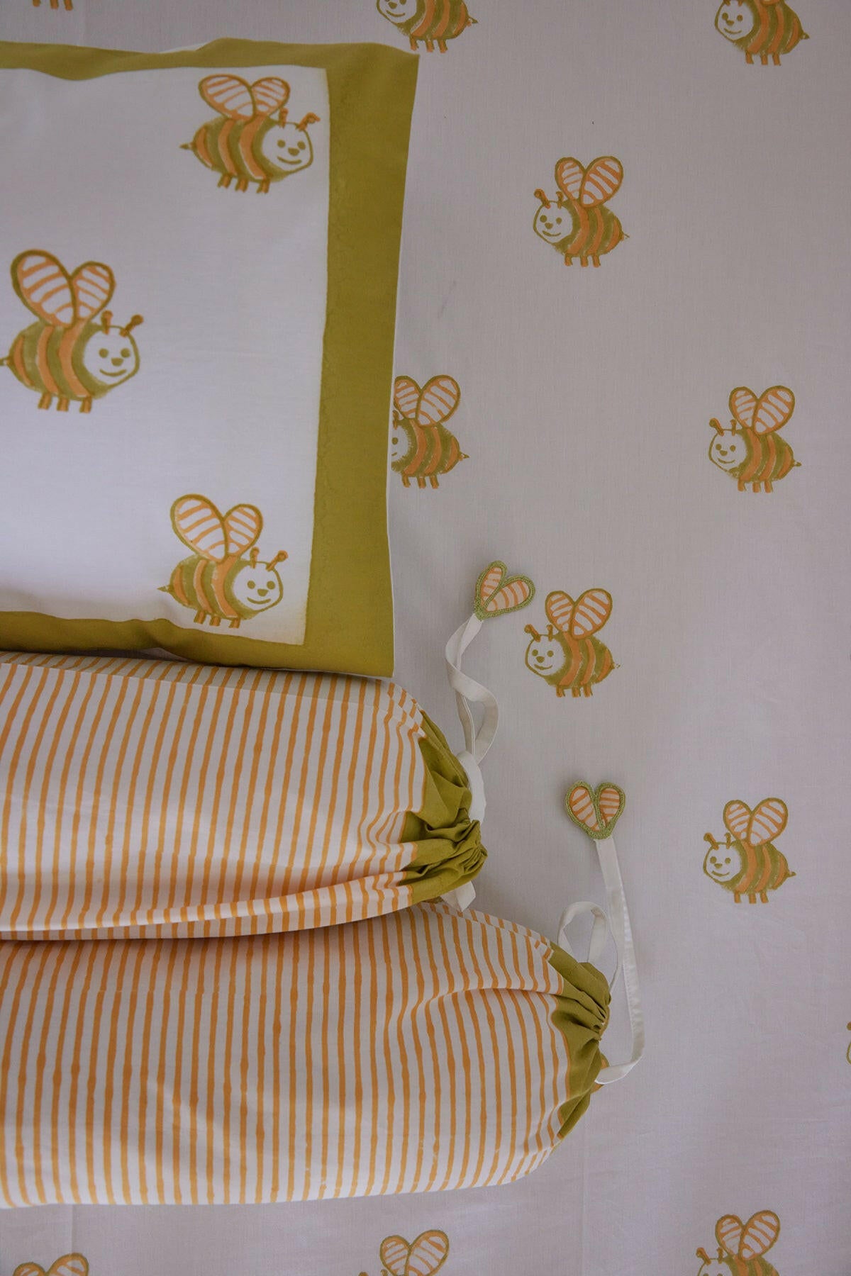 The Queen Bee Cot Set