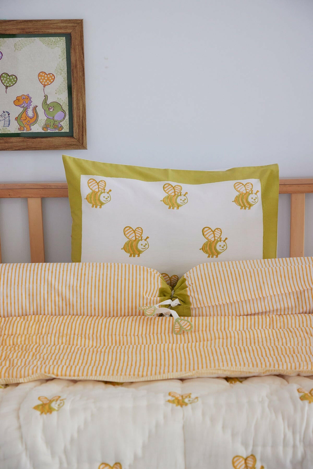 The Queen Bee Cot Set