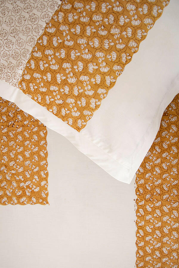 Caramel Brown Water Lotus Bedsheet