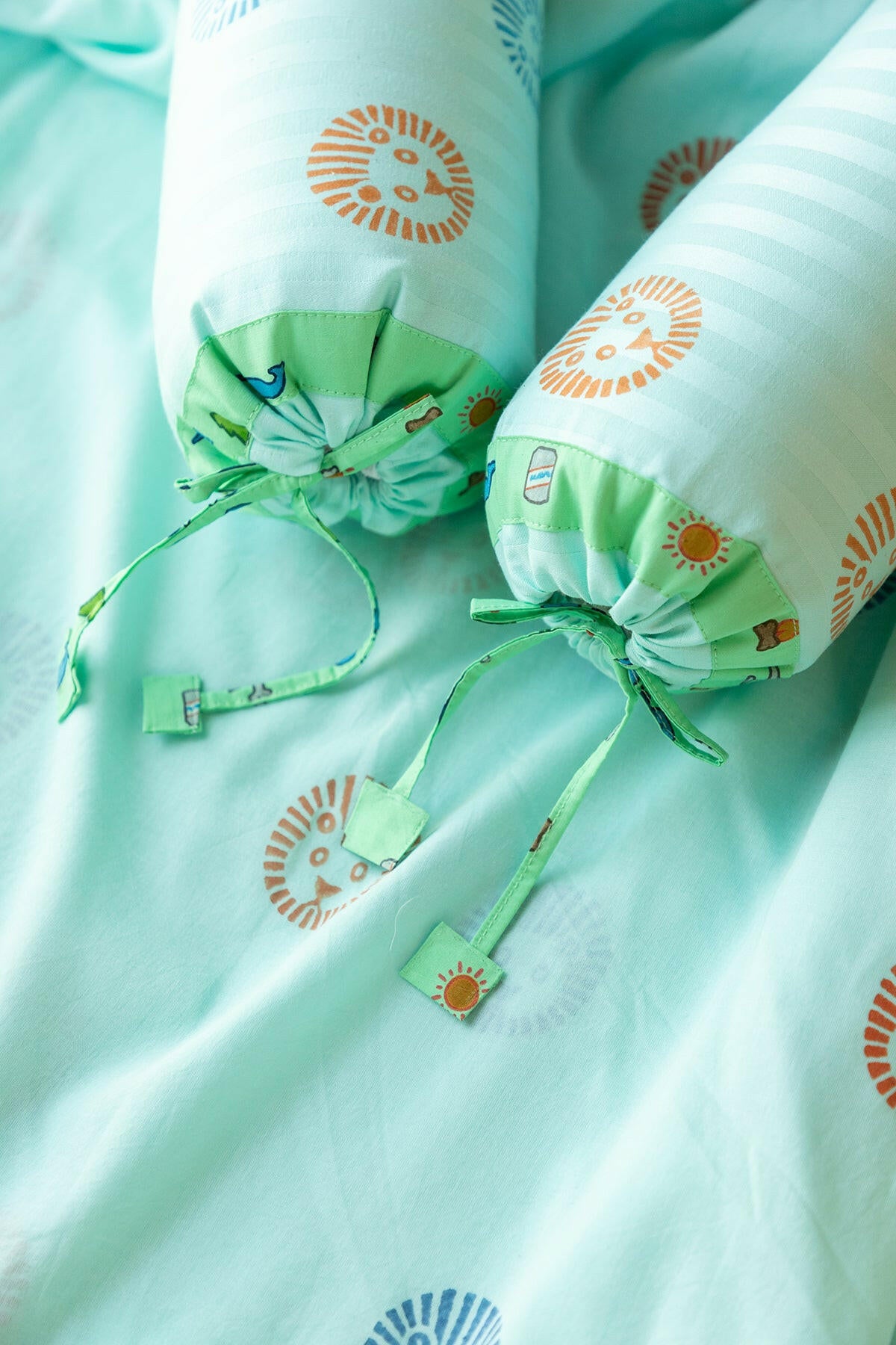 The Roar Cot Set