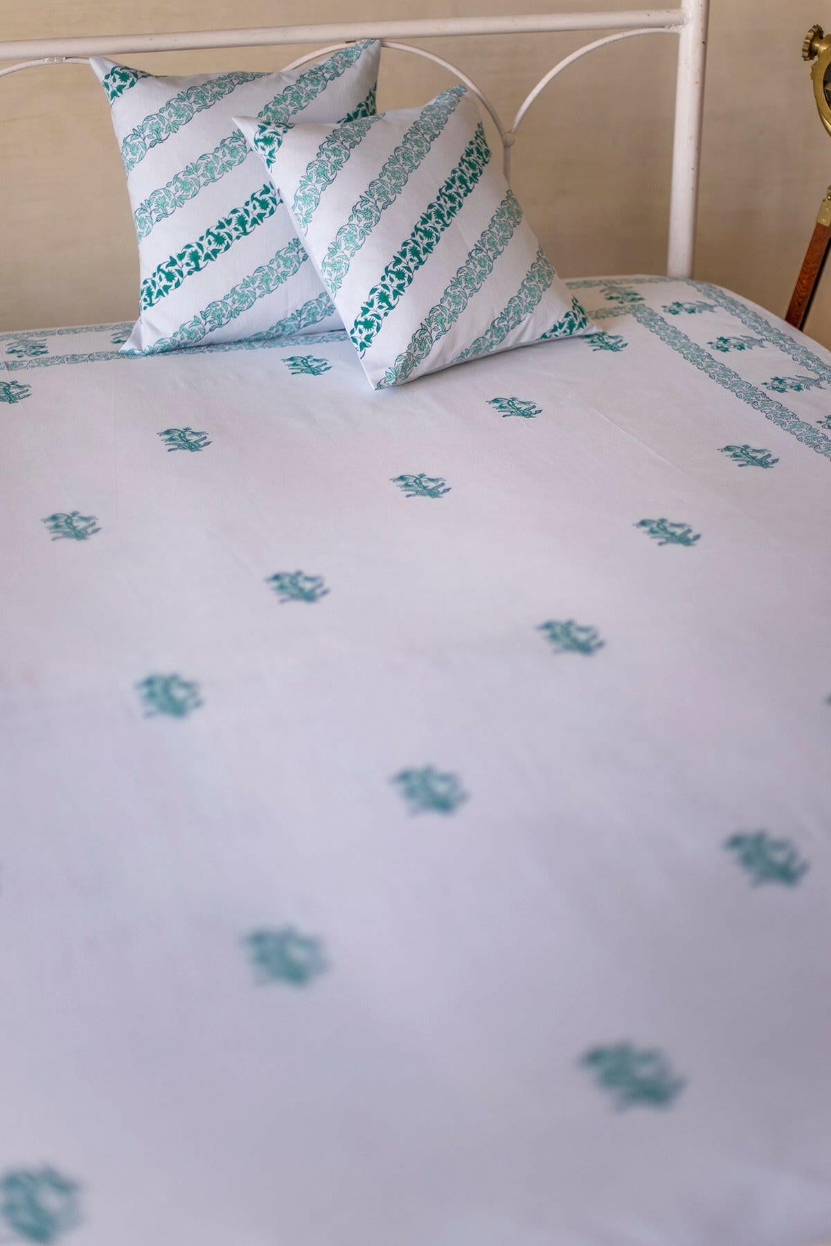 Breezy Blue Tulips Bedcover