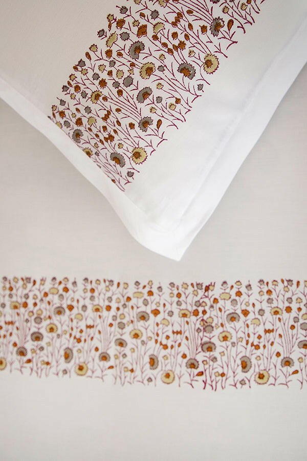 Ash & Gray Pansy Bedsheet - Adya