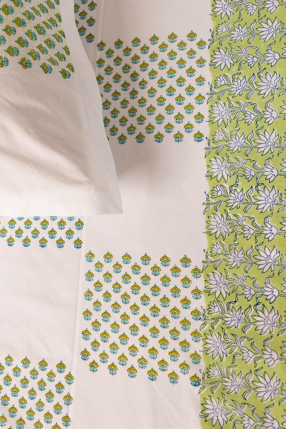 Kale & Island Paradise Magnolia Pure Cotton Bedsheet